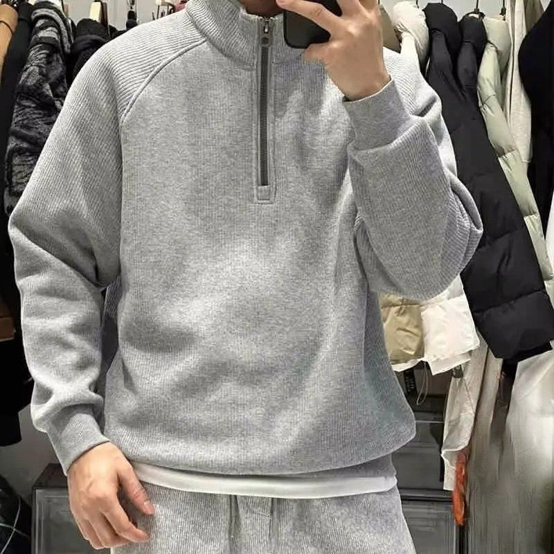 Men’s Textured Stand